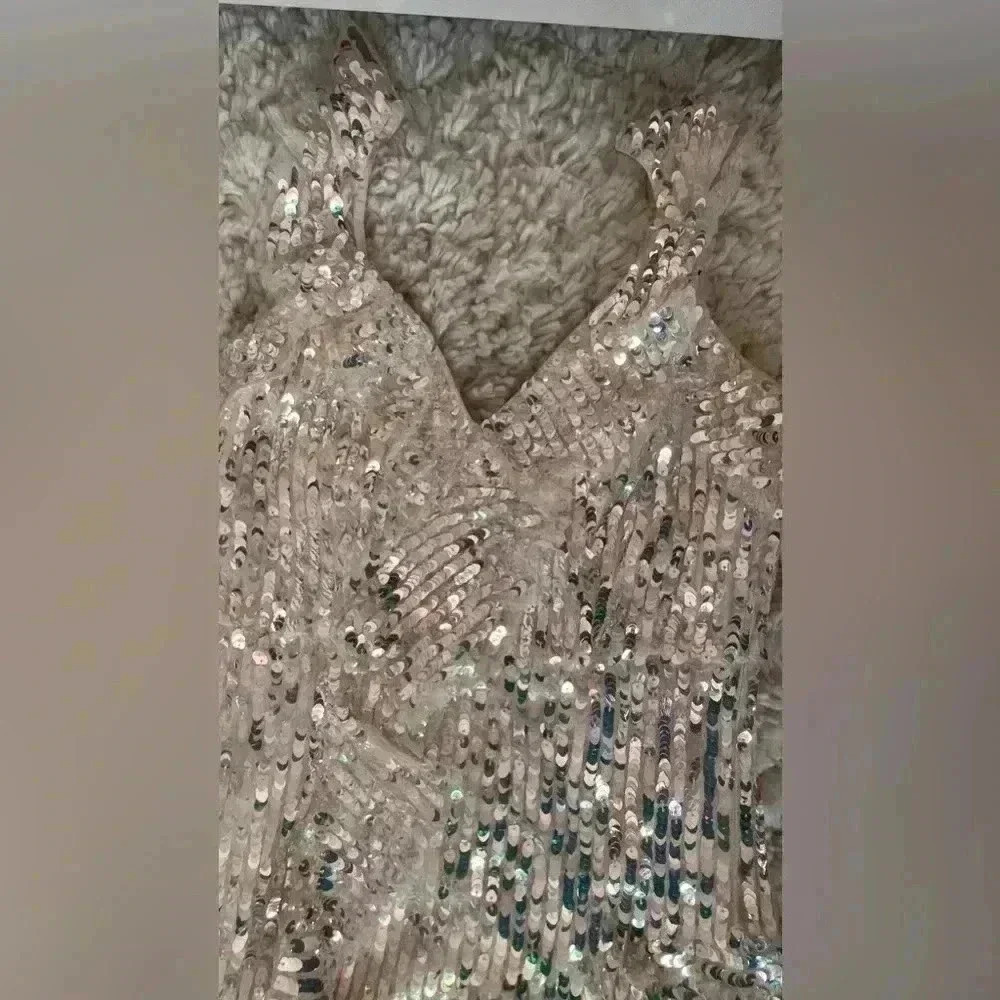 NWT: Needle & Thread Scarlett Sequin Gown Champagne/Silver - Women’s - Size 4 - Picture 8 of 17